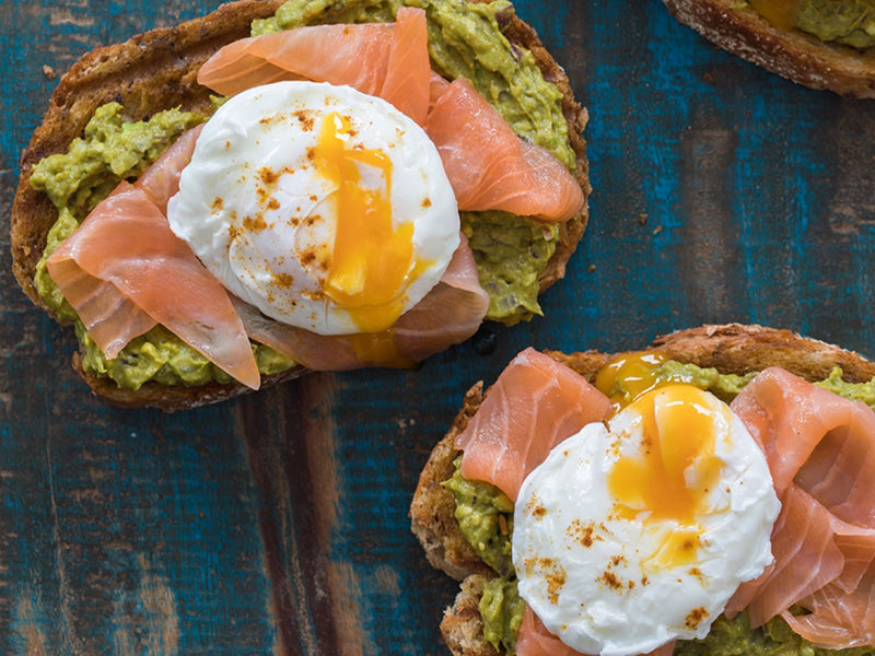 Avocado-toast-met-zalm-en-ei_3x4klein