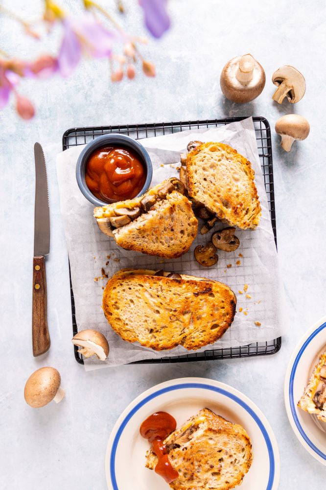 Guilt-Free-Curry-Ketchup-Rustieke-tosti-met-truffel-paddenstoelen-01