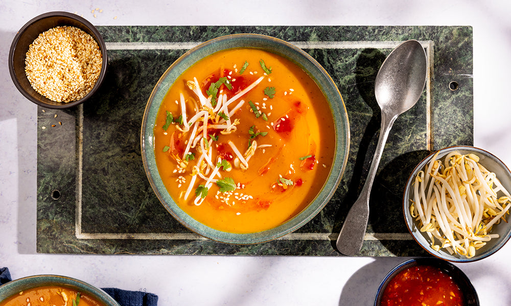 Guilt_Free_Hot_Chili_saus_en_Kurkuma_-_Pittige_zoete_aardappelsoep_met_kurkuma