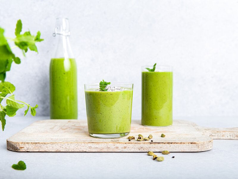 Kardemom-Heel-Strooier-Groene-smoothie-met-kardemom-800x600-1
