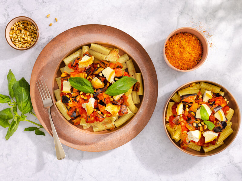 OSB-Italian-Blend-voor-Pasta-Pasta-alla-Norma-met-pijnboompitten-en-gebakken-ricotta-800x600px-tiny