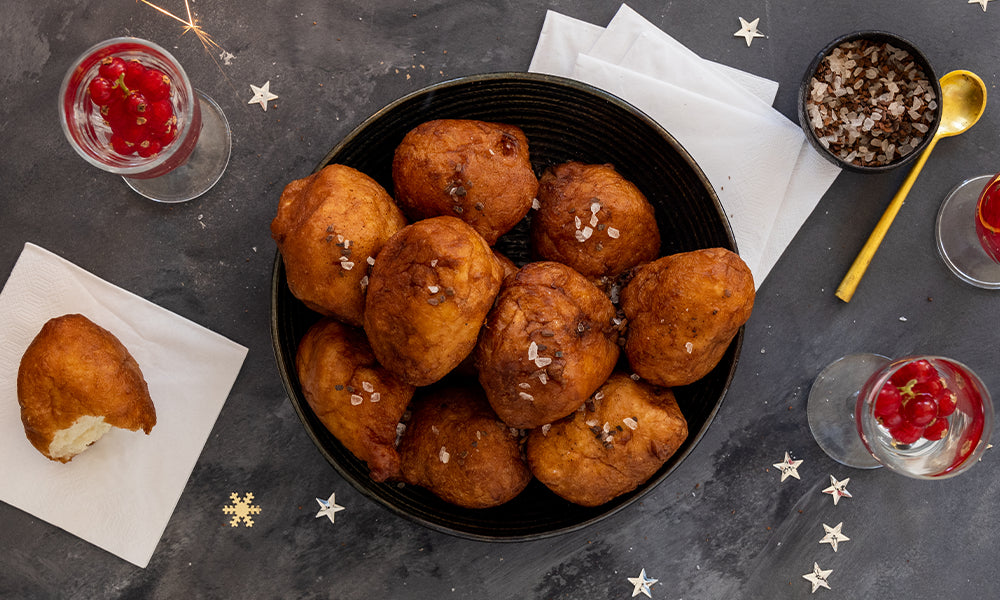 Oliebollen_met_kandij_en_kaneel