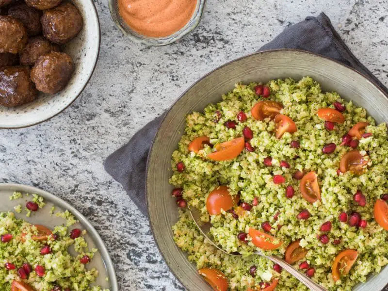 Recept-Broccoli-tabouleh-bulgur-en-granaatappelpitjes-met-gehaktballetjes-3x4-breed_jpg