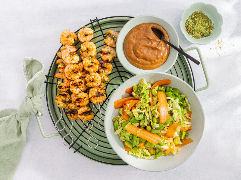 Satesaus-origineel-Mix-voor-Scampi-Garnalen-Garnalenspies-van-de-BBQ-met-Oosterse-salade-800x600px-kopieren-tiny