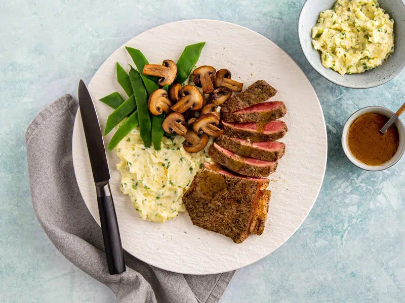 Steak-en-Jus-met-puree-boontjes-en-champignons-3-800x600-Tiny_jpg