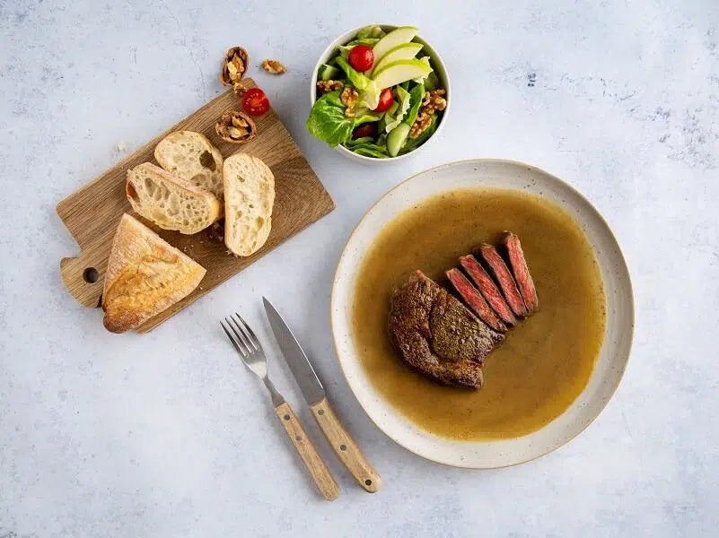 Steak-en-Jus-met-wit-brood-800x600-tiny_jpg