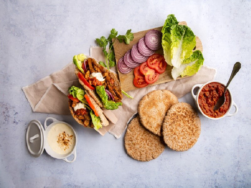 VSZ-Gyros-Pita-gyros-met-geroosterde-tomaat-paprika-salsa-800x600-2