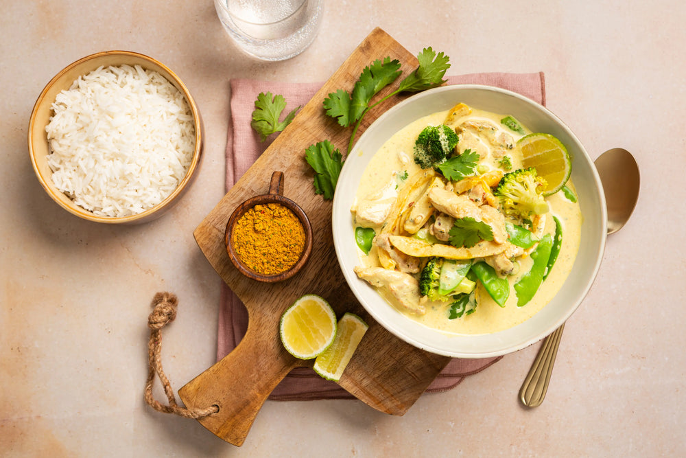 Groene curry met (vega) kip, broccoli en paprika